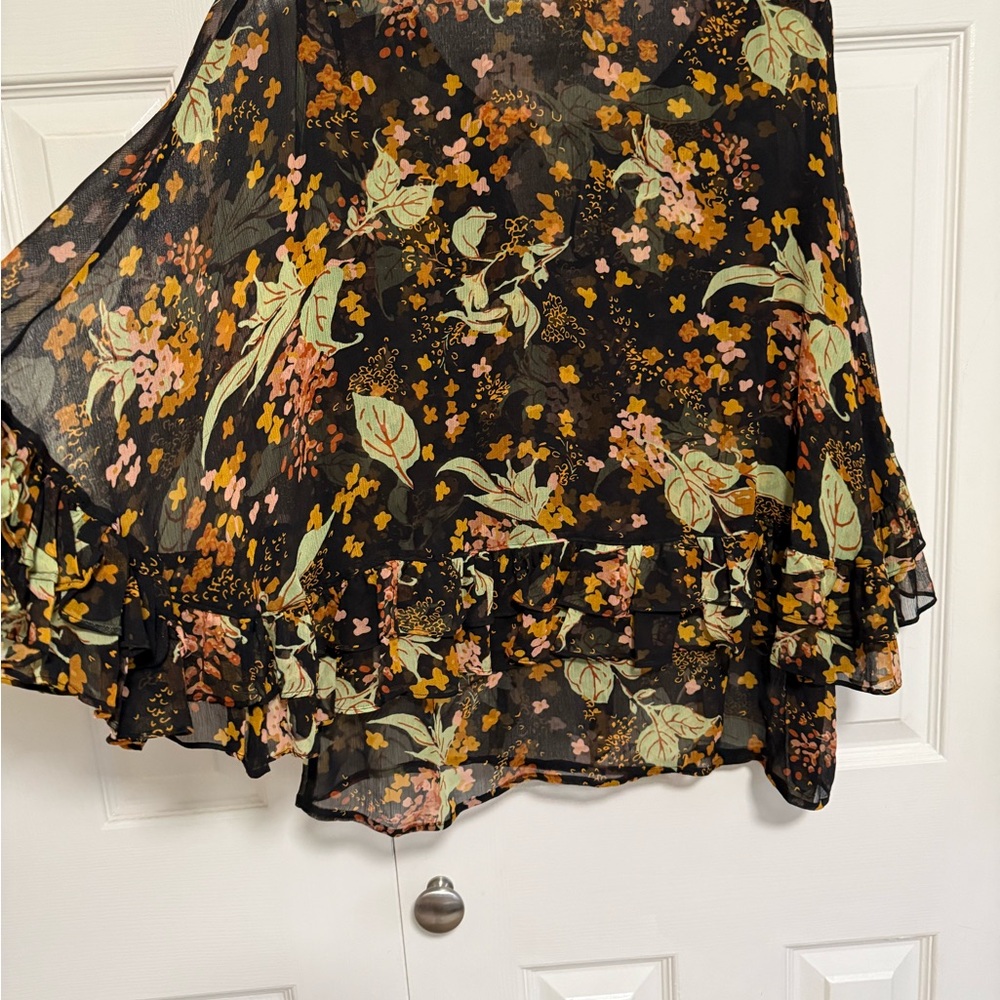 NWT- Anthropologie -PLENTY, sheer printed Kappa, black motif, Floral Blouse. M - Picture 7 of 8